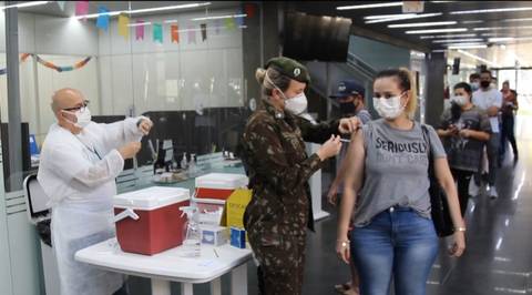 Covid-19: Criciúma define vacinação para adolescentes e aplicação da terceira dose em idosos