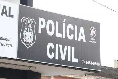 Irmãos suspeitos de assassinarem homem com facadas e pedradas se entregam à polícia