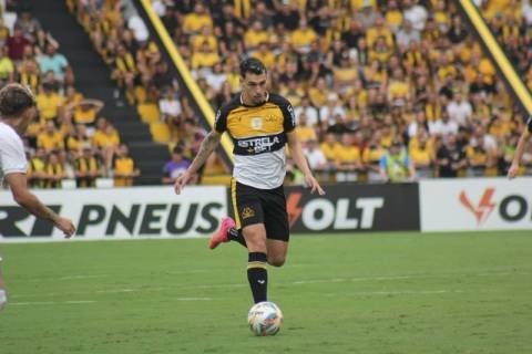 Revelado pelo Tigre, lateral reforça time da Série B