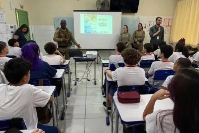 PM fortalece proteção às crianças e adolescentes com palestras em escolas de Criciúma