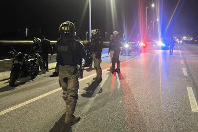 Vídeos e fotos: PRF flagra fuga, embriaguez e placa irregular em ações na BR-101