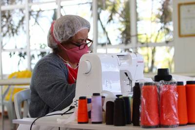 Equipe da Afasc já produziu e entregou 800 jalecos à Prefeitura de Criciúma 