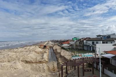 Obras do novo calçadão de Balneário Arroio do Silva avançam e devem terminar em dezembro