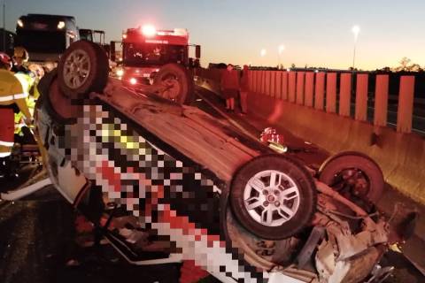 Capotamento deixa motorista preso às ferragens em Criciúma