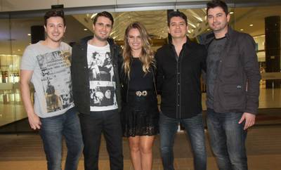 Banda grava videoclipe com a ex-BBB Natália Casassola