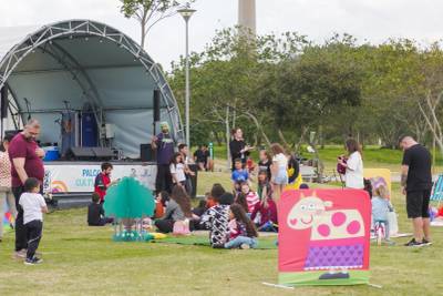 Espetáculos teatrais e recreações estão entre as atrações da Festa de Folclore do Parque Diamante