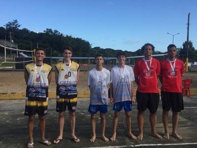 Vôlei de praia masculino abre semana de Jogos Escolares em SC