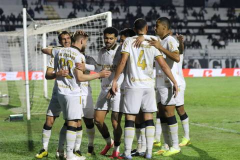 AO VIVO: Criciúma vence Ponte Preta e assume a liderança da Série B; veja repercussão