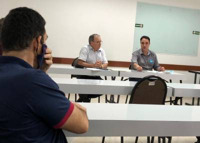 Igor Batista firma compromisso de desburocratizar Araranguá