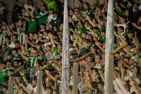 Série B do Campeonato Brasileiro pode ter novo líder nesta terça-feira
