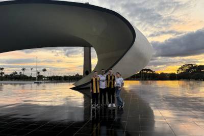 Vereadores mirins de Criciúma iniciam agenda em Brasília com imersão histórica e formação cidadã