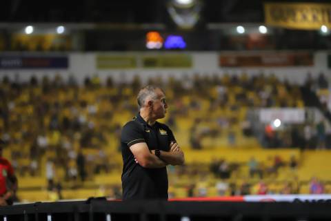 Eduardo Baptista analisa empate no HH e explica mudanças táticas