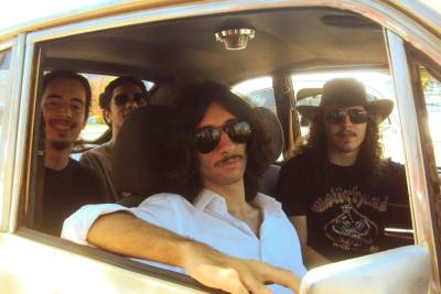 Ás de Espadas: banda de rock clássico integra cenário musical de Imbituba