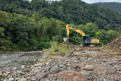 Defesa Civil de Orleans intensifica limpeza de rios para reduzir riscos durante o El Niño 2026