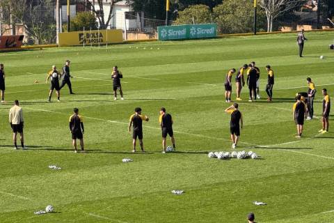 Vídeo: lateral se despede do Tigre no CT Antenor Angeloni