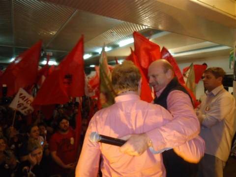 Alemão e Lilo fazem último comício e agradecem apoio na campanha