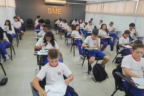 Alunos de Criciúma realizam prova seletiva para a Olimpíada Internacional de Matemática da Ásia