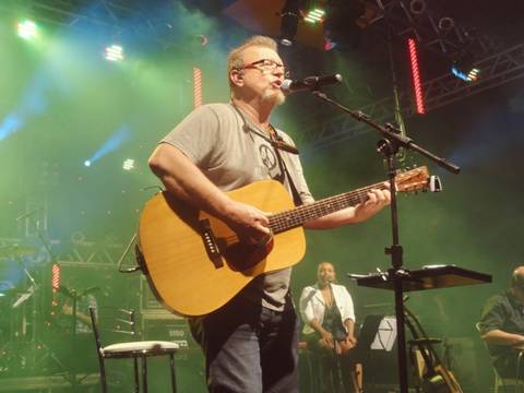 Bandalheia ganha reconhecimento em livro sobre rock