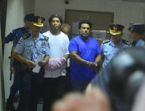 Juiz nega pedido da defesa e Ronaldinho e irmão seguem presos