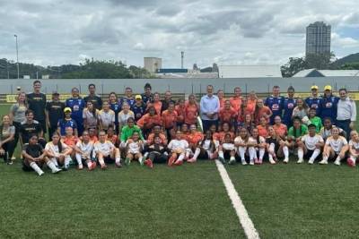 Meninas Carvoeiras têm resultado positivo contra Seleção Brasileira