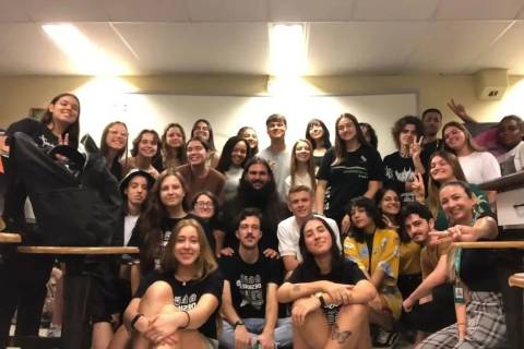 Acadêmicos de Design da UniSatc promovem palestra gratuita de Libras em Criciúma