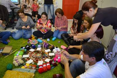 Participantes do Arte na Escola confeccionam Mandalas de Fios 