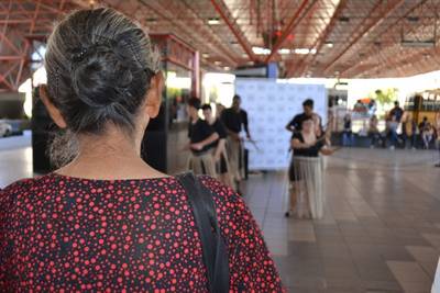 Dança folclórica no Terminal Central