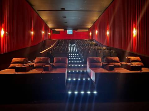 Segunda sala de Cinema do Shopping Della estreia com poltronas Vip