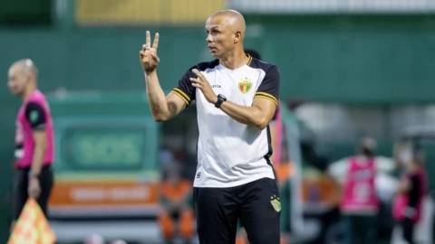 'Não tem como estar triste', destaca técnico do Brusque sobre empate contra o Criciúma