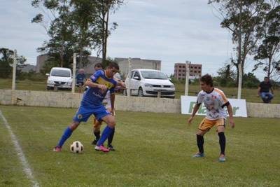 Araranguá vence e se classifica para próxima fase