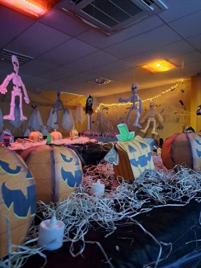 Doces ou travessuras: Halloween Engeplus tem concurso de fantasias e competição entre setores