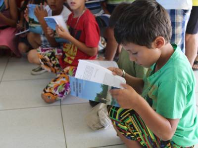 Alunos lançam primeiro livro de Balneário Rincão