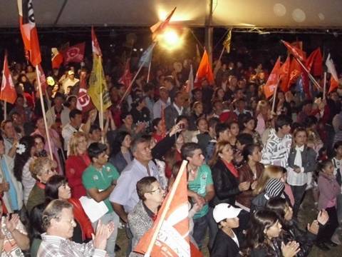 Vera e Nando fazem comício em Areias Brancas nesta sexta-feira