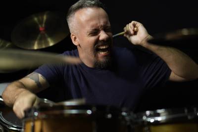 Baterista, produtor e youtuber: o som plural de um criciumense apaixonado pela música