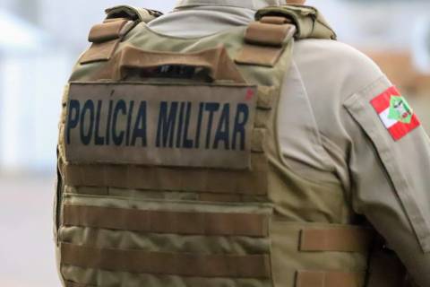 Motociclista sem CNH é abordado após manobra perigosa e recusa teste do bafômetro