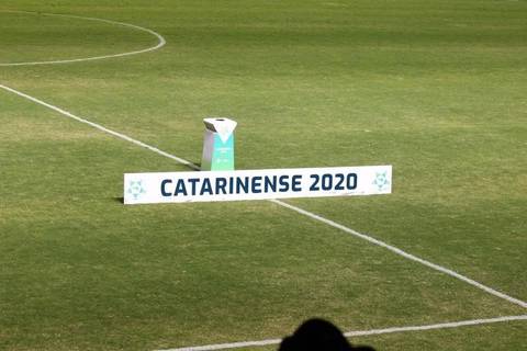 Debate especial discute suspensão do Catarinense