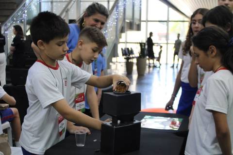 Estudantes expõem trabalhos criativos e inovadores na Mostra de Robótica em Criciúma