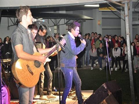 Shows no intervalo de aula na Unesc
