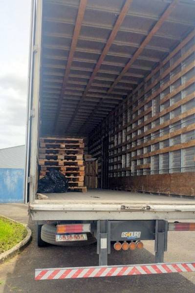 PRF apreende caminhão de Laguna com R$ 600 mil em vinho argentino na BR-282 