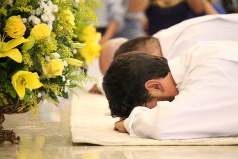 Seminaristas são ordenados diáconos no Santuário em Içara
