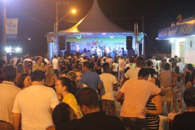 Comerciantes têm boa expectativa para a segunda noite de folia no Rincão
