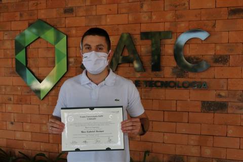 UniSatc forma seu primeiro mestre