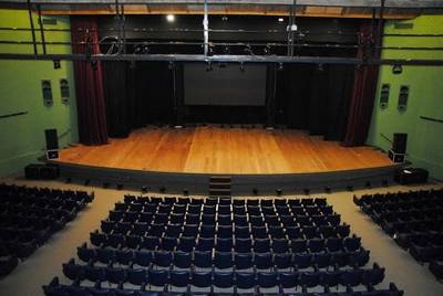 Elias Angeloni recebe Mostra de Teatro