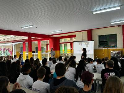 Cocal do Sul: Apae promove conscientização sobre inclusão e bullying para estudantes