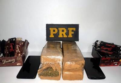Homens são presos com maconha após fugir da fiscalização na BR-101 