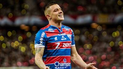 Discussão sobre cláusula no contrato de empréstimo atrasa anúncio de Renato Kayzer