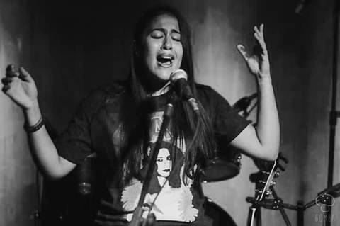 VÍDEO: Caroline Alves tem música e feminismo como bandeiras