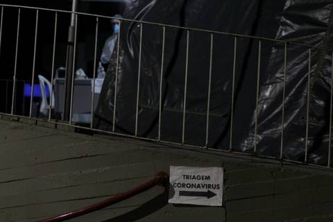 Ômicron pode ser o vírus de mais rápida propagação da história