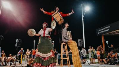 Cirquinho do Revirado: previsão de sol e muito teatro de rua nas areias do Litoral Sul