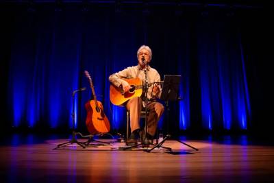 Vitor Ramil fará show no Teatro Elias Angeloni em Criciúma